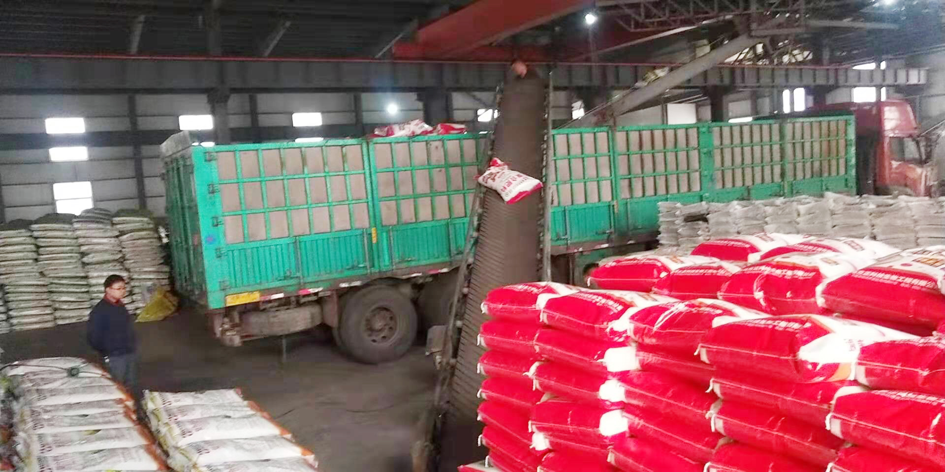 同樣是化肥，便宜的跟貴的差別在哪里？看看你就明白了！